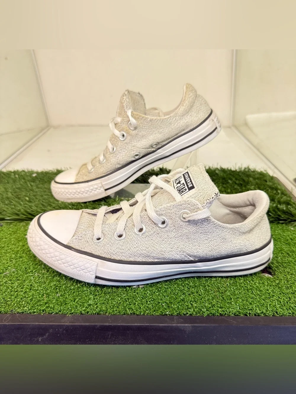 Converse Women’s All Star Madison Chuck Taylor Size 6
